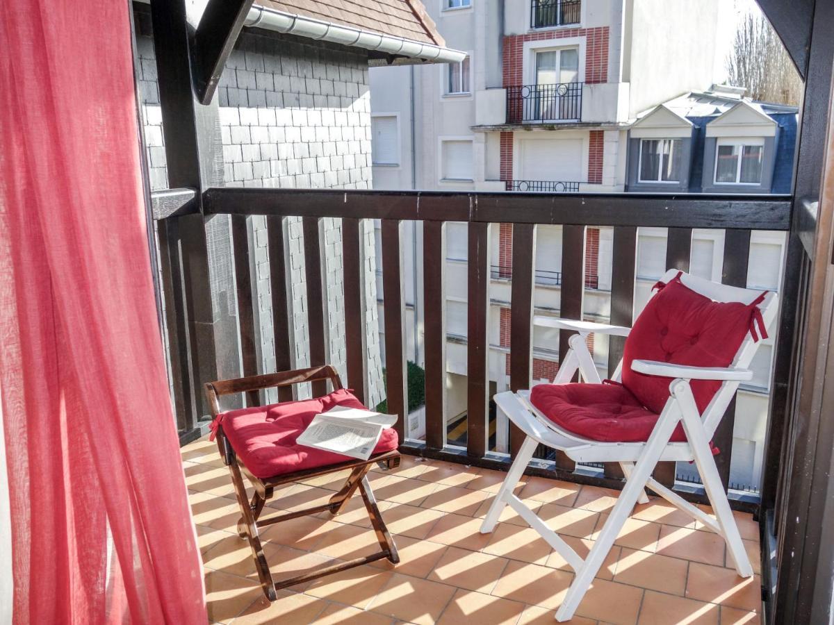 Apartment Les Jardins Du Yacht Club By Interhome Deauville Exterior photo