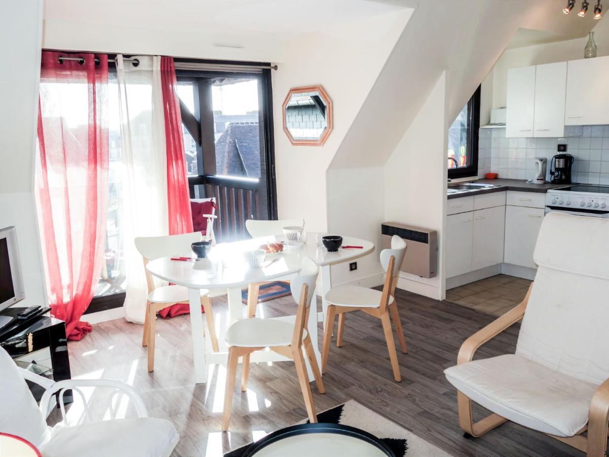 Apartment Les Jardins Du Yacht Club By Interhome Deauville Exterior photo