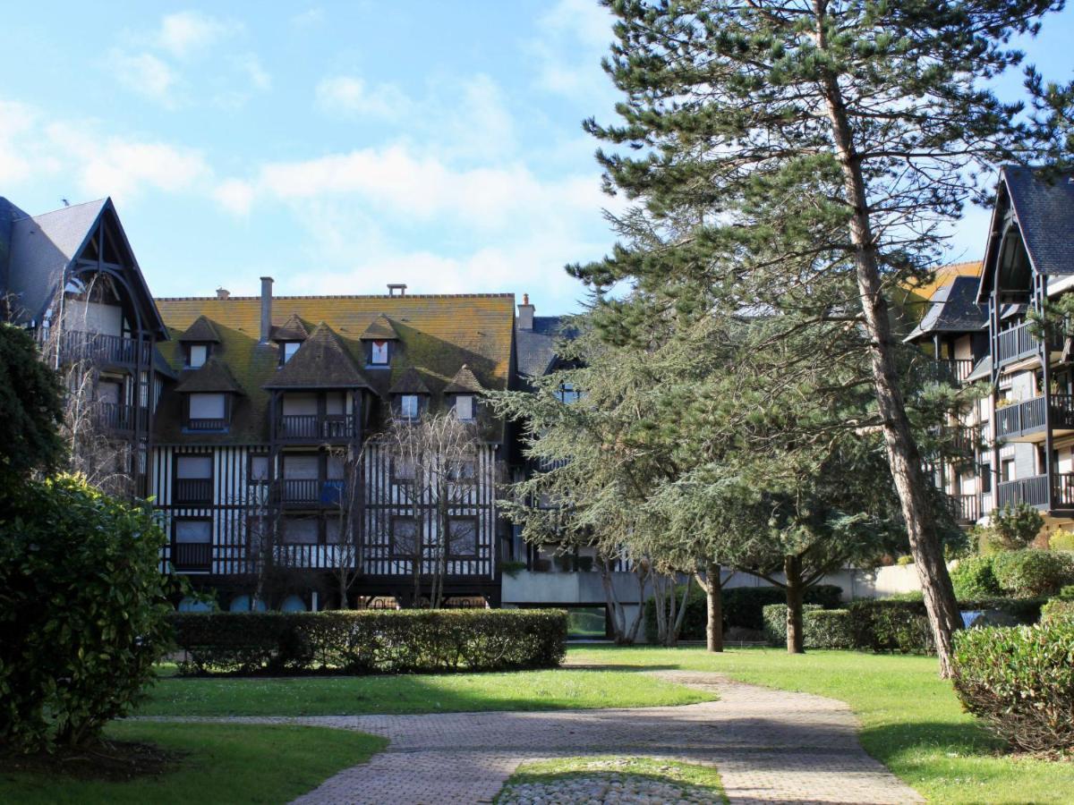 Apartment Les Jardins Du Yacht Club By Interhome Deauville Exterior photo